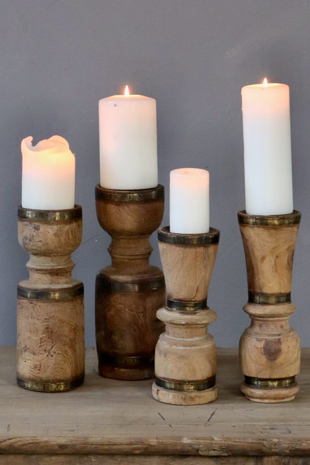 Kerzenständer aus Holz und Messing 28 cm